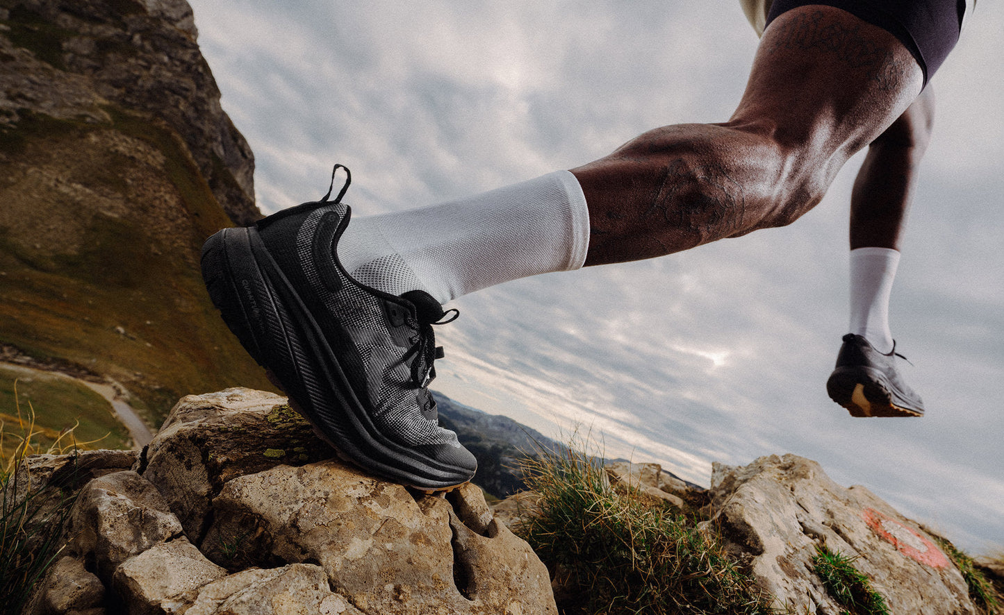 Men's Roam Trail Running Shoe Black/Magnet
