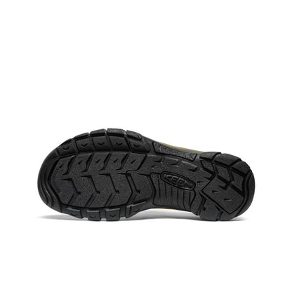 Men's Newport Retro Sandal x Études Studio Etudes Olive