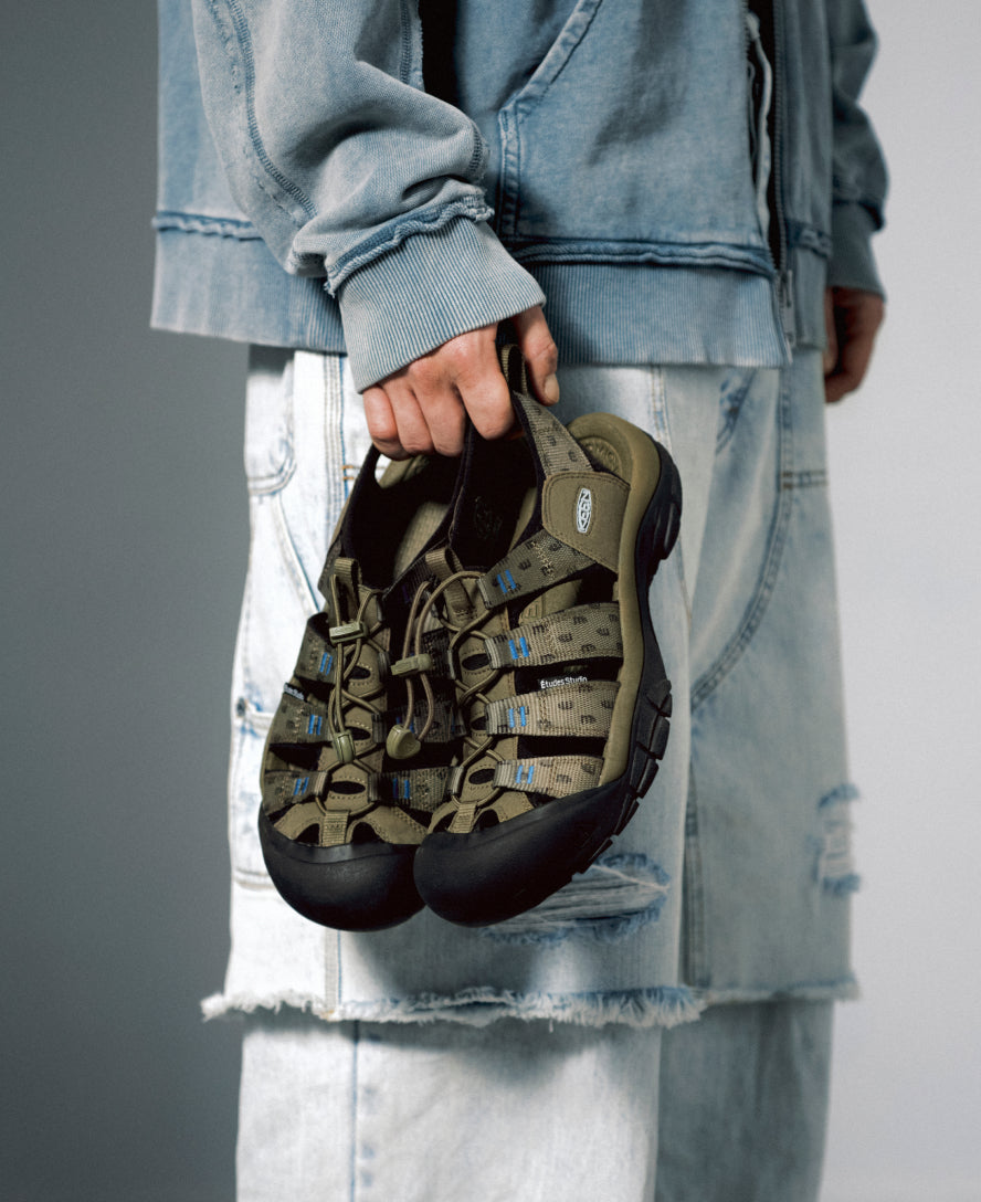 Men's Newport Retro Sandal x Études Studio Etudes Olive