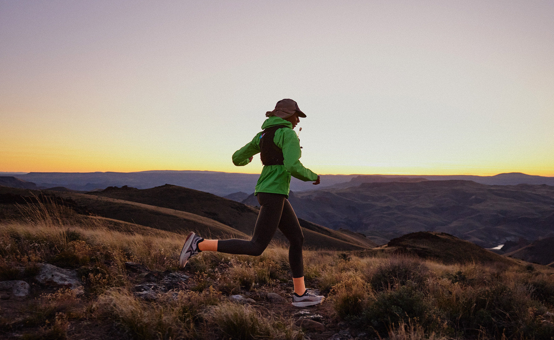 Women's Seek Trail Running Shoe Black/Sunset Sand
