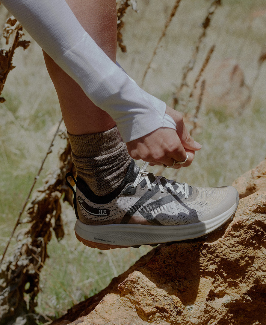 Women's Seek Trail Running Shoe Black/Sunset Sand